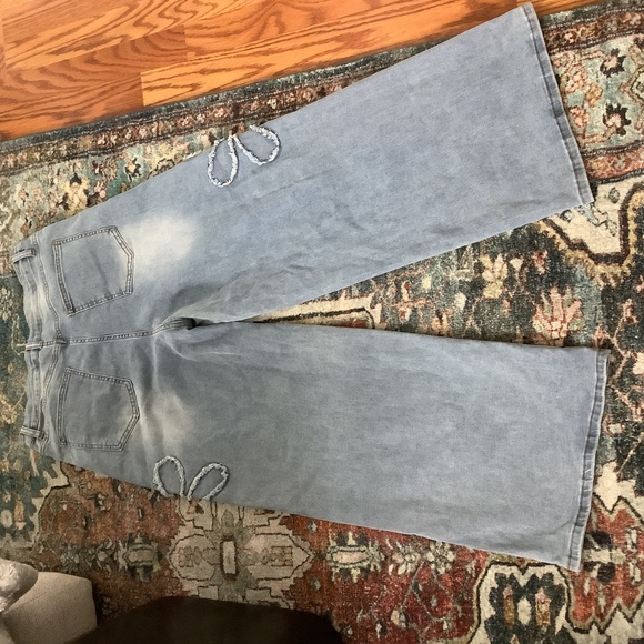 NEW Easel Flower Patch Mineral Washed Jeans Size Medium - Picture 5 of 11